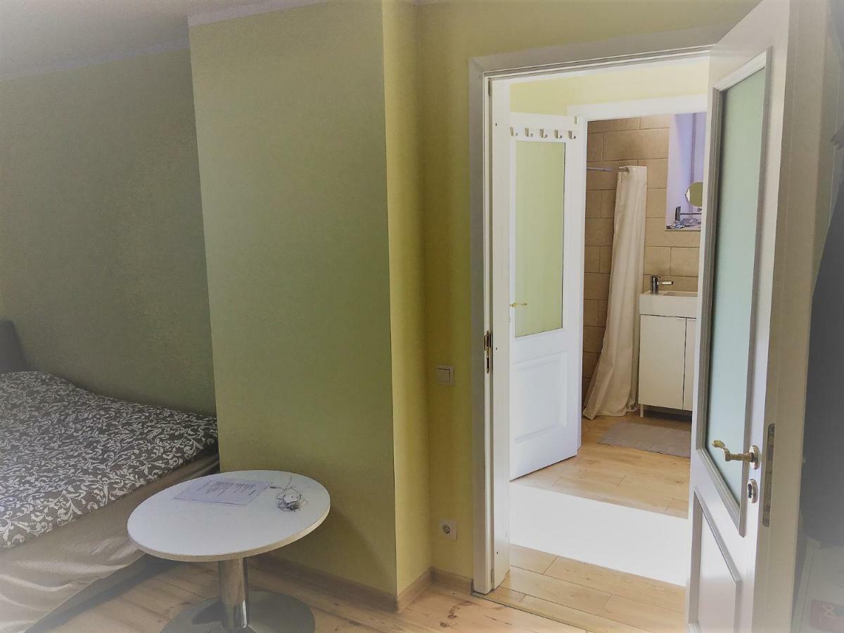 Excelent Apartment With Garden And Free Parking Riga Exterior foto